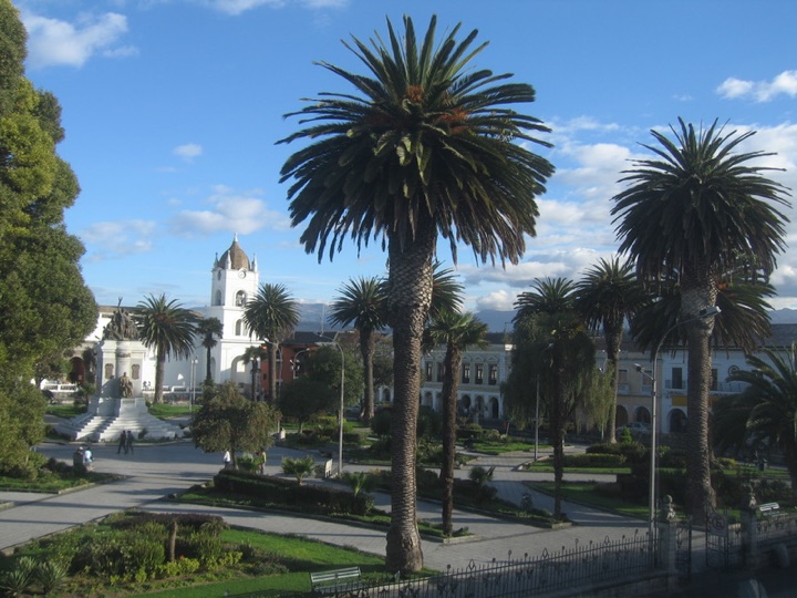 Latacunga Central Square