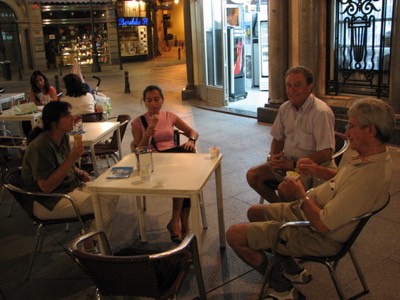 Enjoying ice cream with friends cordoba