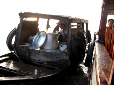 Floating restaurant