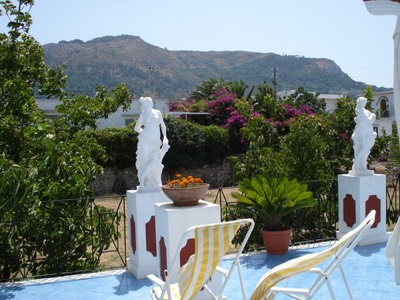 Hotel patio capri