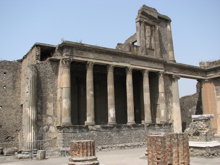 Pompeii ruins