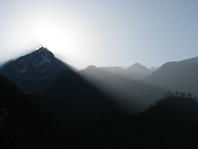 Sunrise behind annapurnas