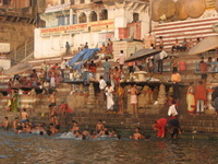 Early_morning_bathing_in_the_gang_2