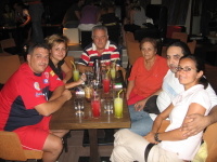 Drinks_at_trendy_cafe